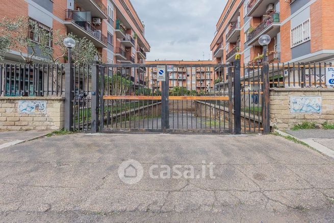 Garage/posto auto in residenziale in Piazza Filattiera 12