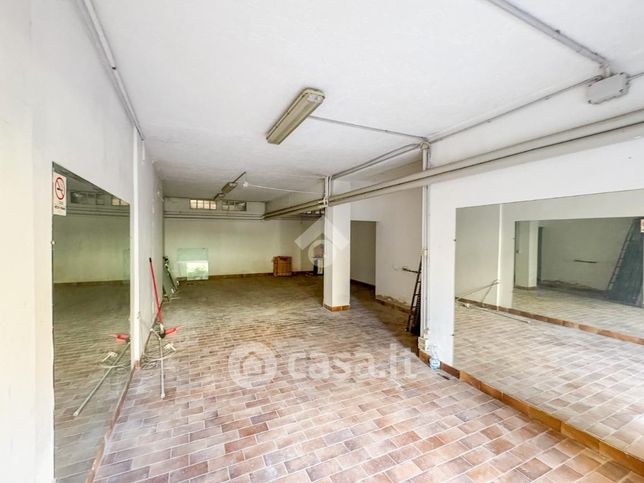 Capannone in commerciale in Via Pola 4