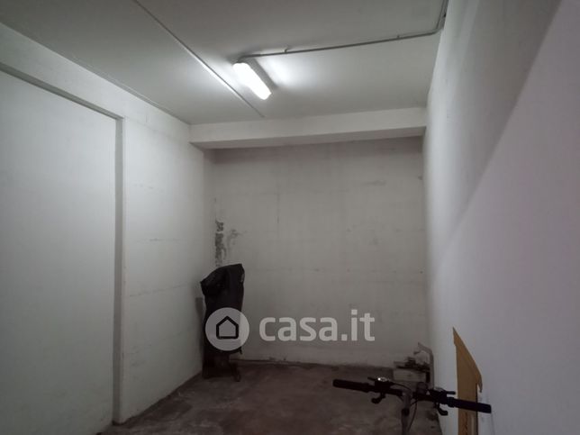 Garage/posto auto in residenziale in Via Ettore Majorana