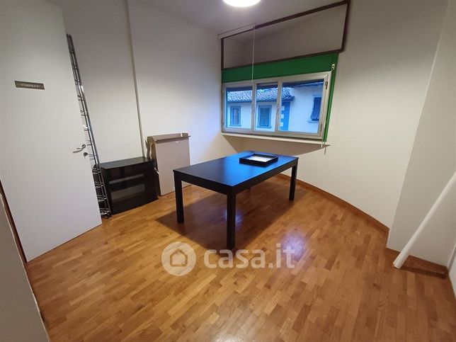 Ufficio in commerciale in Via del Ponte all'Asse 7