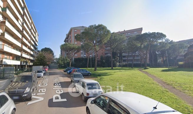 Appartamento in residenziale in Via Giovanni Battista Peltechian 10