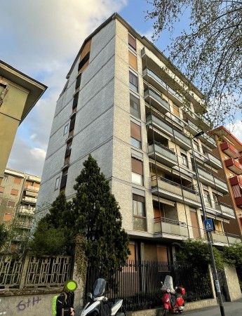 Box/posto auto in residenziale in Viale Fulvio Testi 56