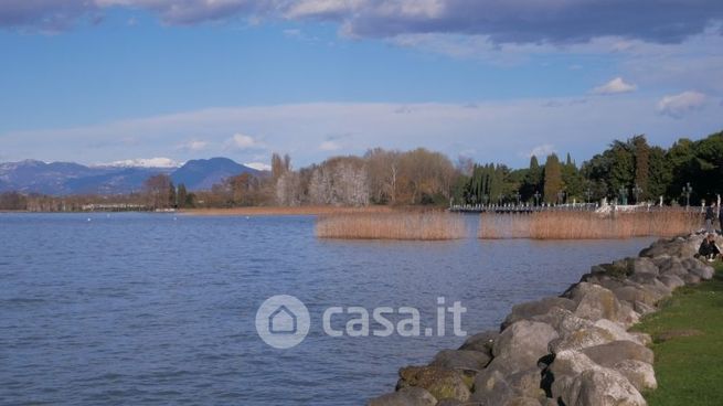 Casa indipendente in residenziale in 