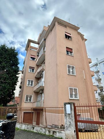 Appartamento in residenziale in Via Monte Senario 95