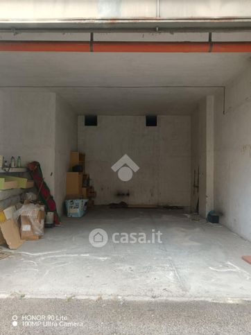 Box/posto auto in residenziale in Via Della Resistenza 104