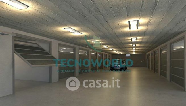 Box/posto auto in residenziale in Via Zanella