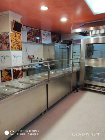 Attività/licenza (con o senza mura) in commerciale in Via Istria 18