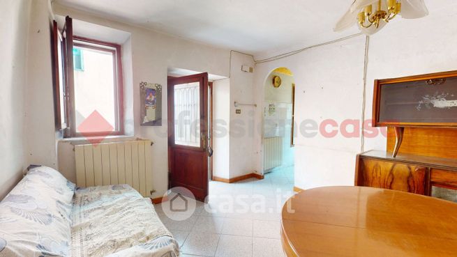 Rustico/casale in residenziale in Via Combattenti 4