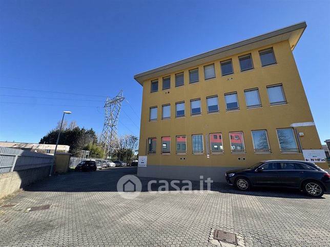 Ufficio in commerciale in Via Edison 60