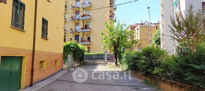 Box/posto auto in residenziale in Via Francesco Cilea