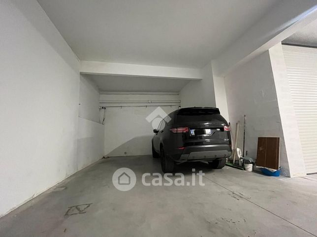 Garage/posto auto in residenziale in Via della Salute 15