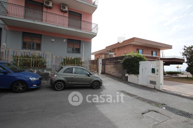 Appartamento in residenziale in Via Donato Bramante 25