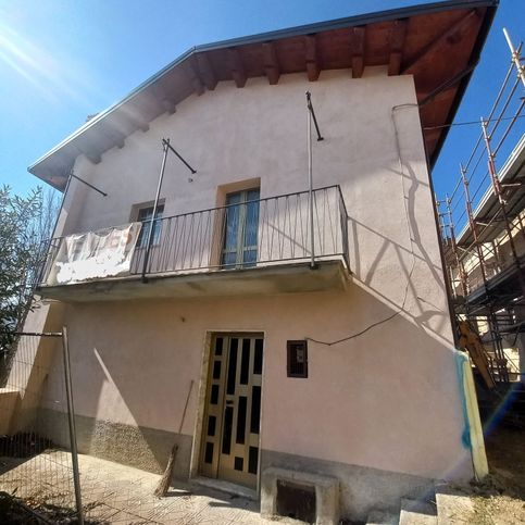 Casa indipendente in residenziale in 