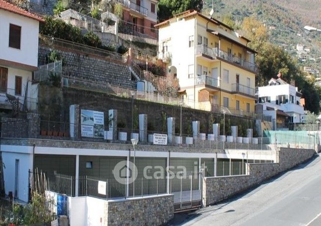 Garage/posto auto in residenziale in Via Privata Tetti Rossi