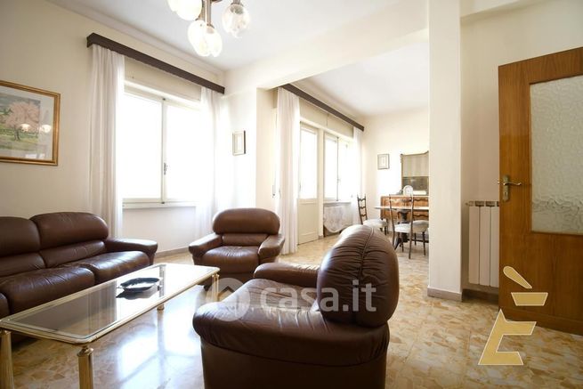 Appartamento in residenziale in Via Milano 57