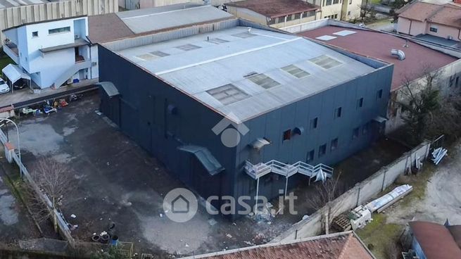 Capannone in commerciale in Via G. Pastore 20