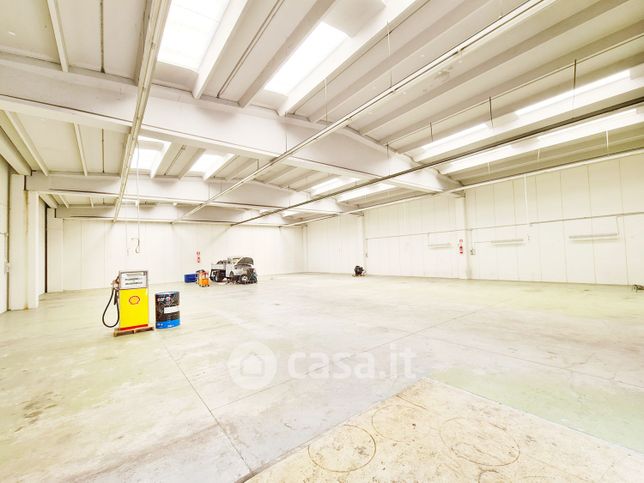 Capannone in commerciale in Via Tricesimo 201