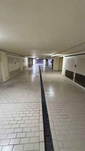 Box/posto auto in residenziale in Via Privata Londra 5