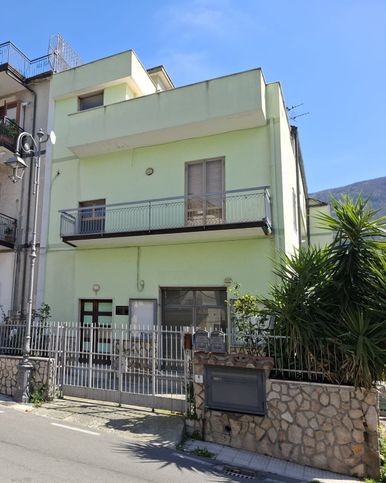 Casa indipendente in residenziale in Via Damiano Chiesa