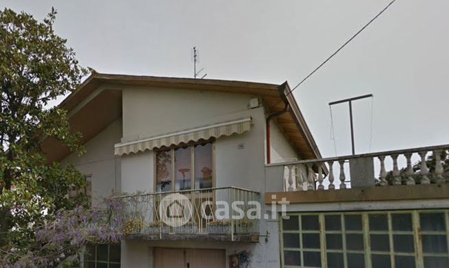 Casa indipendente in residenziale in Via Dante Alighieri