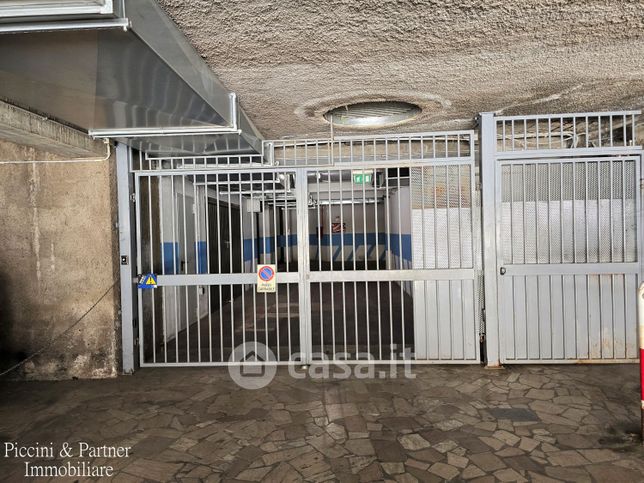 Box/posto auto in residenziale in Via Campo di Marte 8