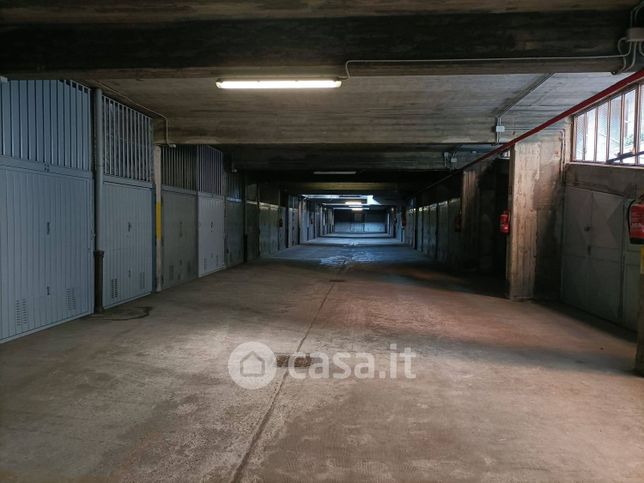 Box/posto auto in residenziale in Lungo Dora Voghera 108