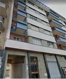 Box/posto auto in residenziale in Via Rodolfo Renier 33