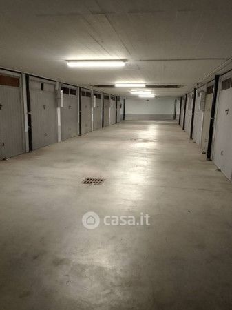 Box/posto auto in residenziale in Via Bazzanini 15