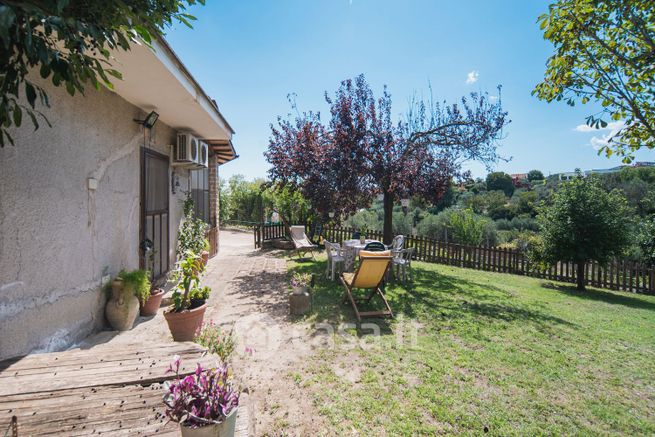 Villa in residenziale in Via dell'Ente