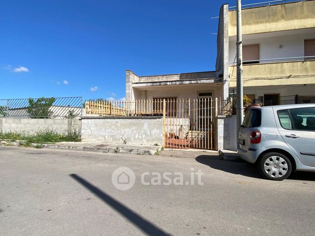 Casa indipendente in residenziale in Via dei Pini 29