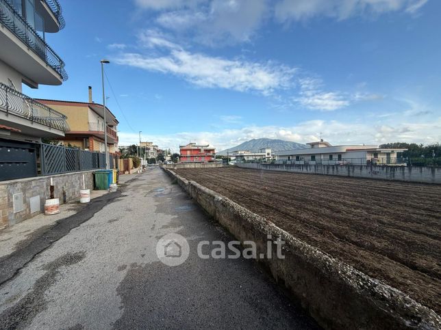 Capannone in commerciale in Via F. Crispi 16