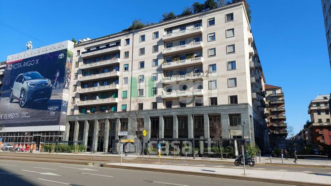 Ufficio in commerciale in Via Vittor Pisani