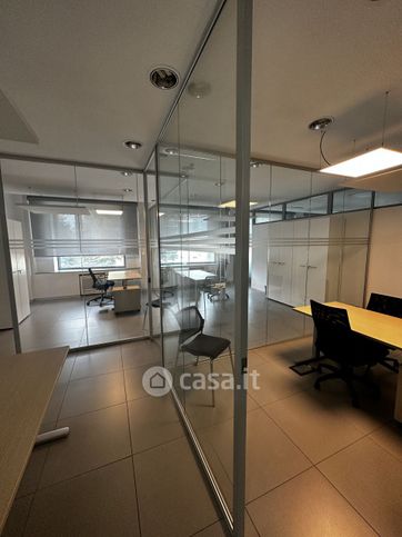 Ufficio in commerciale in 