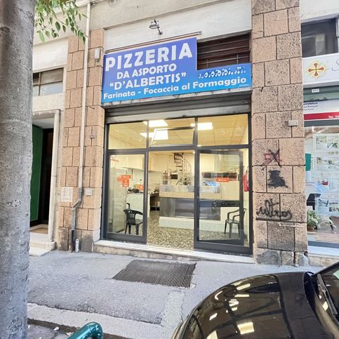 Attivitã /licenza (con o senza mura) in commerciale in Via Contubernio Giovanni Battista d'Albertis 86 R