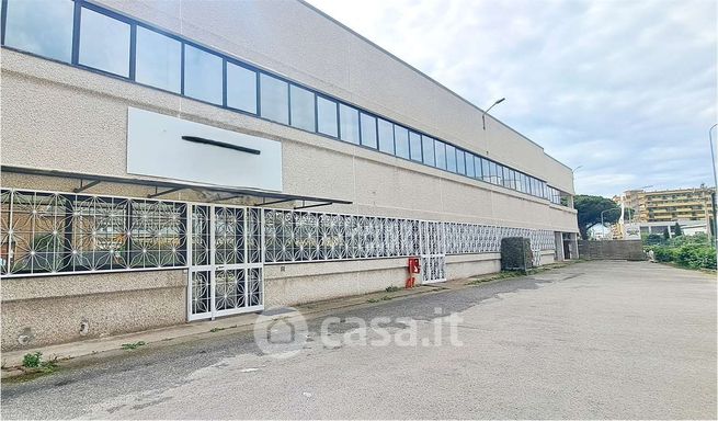 Ufficio in commerciale in Via Naro