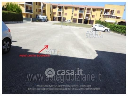 Box/posto auto in residenziale in Via Nicola Bobadilla 7 /C