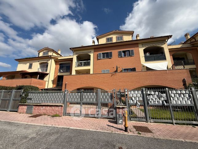 Villetta a schiera in residenziale in Via Natalia Ginzburg 11