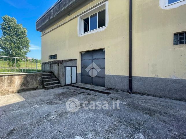 Capannone in commerciale in Via Campagnola