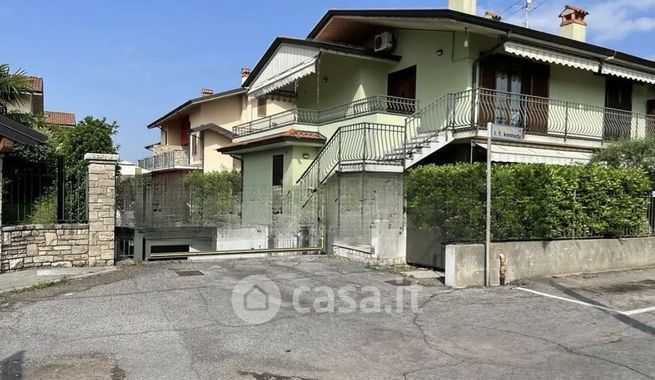 Garage/posto auto in residenziale in Via Artigianato