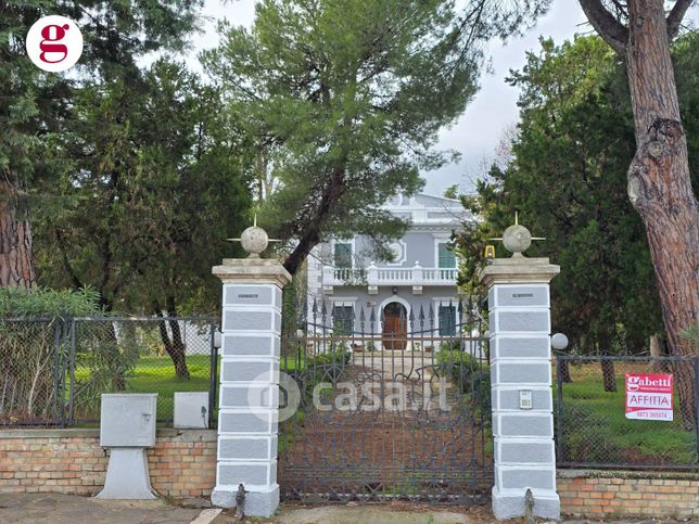 Villa in residenziale in Via Incoronata 63