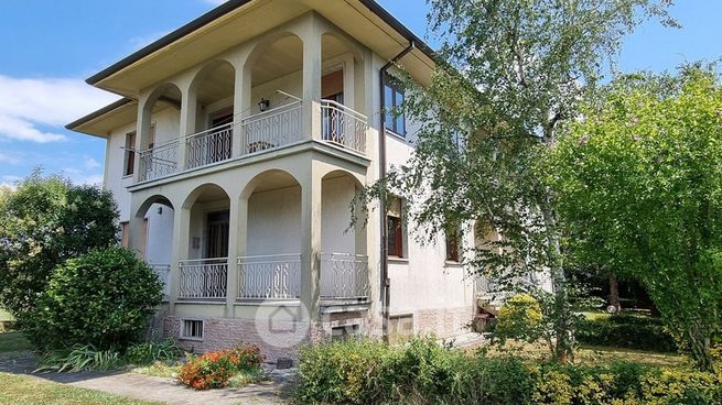 Casa indipendente in residenziale in