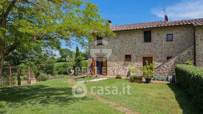 Rustico/casale in residenziale in Via Sereni