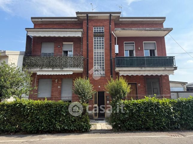 Appartamento in residenziale in Via M.P. Virgilio 15