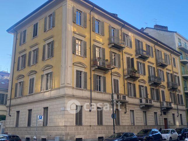 Appartamento in residenziale in Via Fratelli Carle 37