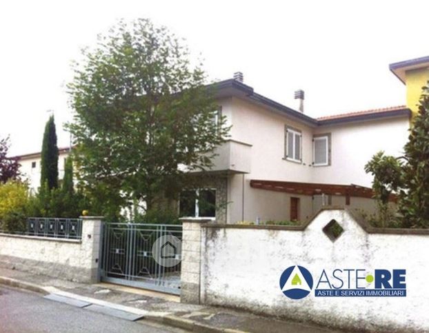 Villa in residenziale in Via delle Colline 76