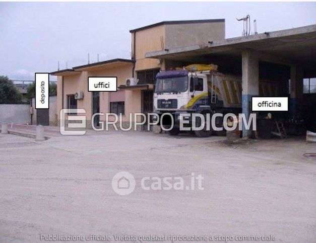 Capannone in commerciale in Contrada Martà