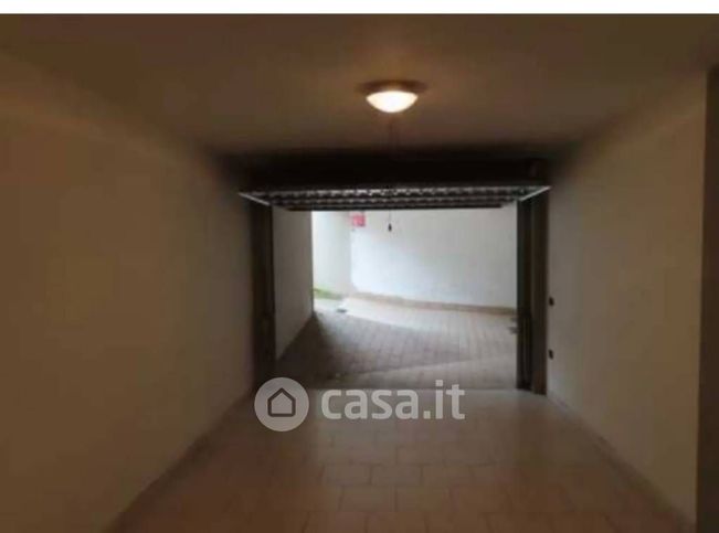 Box/posto auto in residenziale in Via Gaspare Spontini