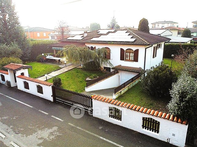 Villa in residenziale in 