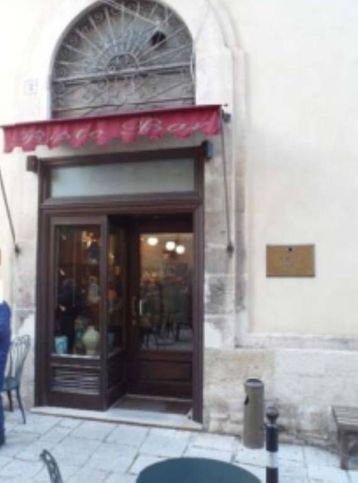 Capannone in commerciale in Via Blandini 3