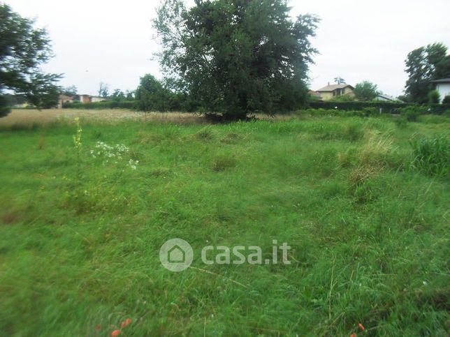 Terreno edificabile in residenziale in Via Gravellona